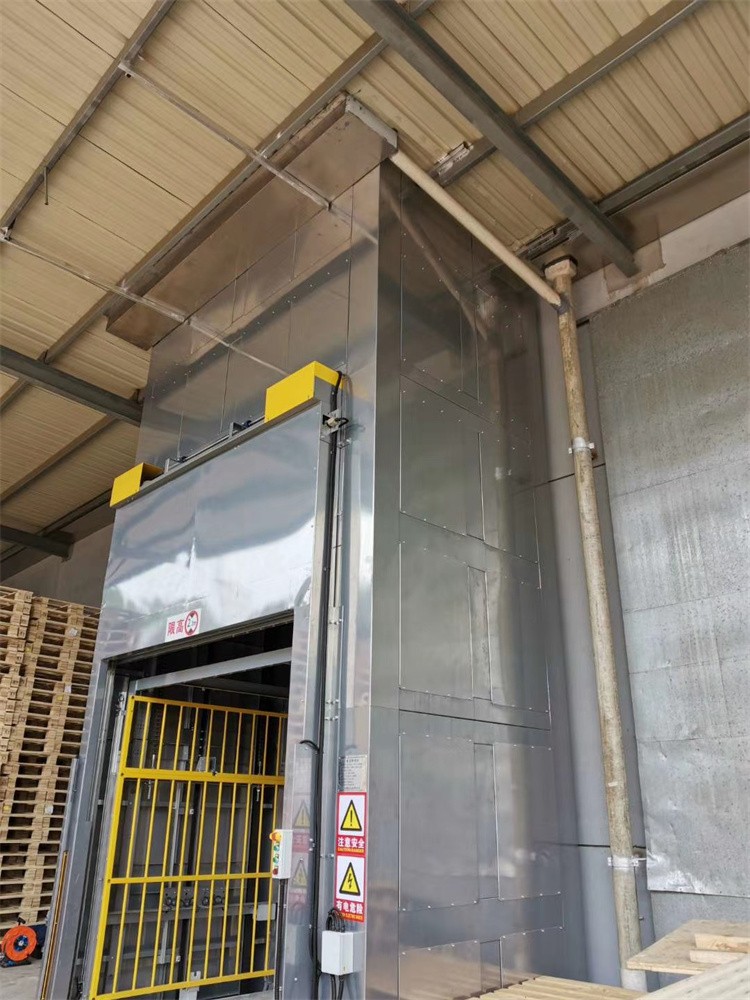 江苏某木箱厂提升机